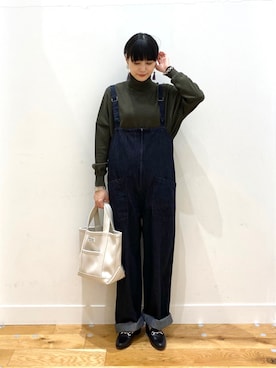 「EKAL（エカル）のアイテム（オールインワン・サロペット）」を使った、saoriさん（レディース・158cm）の冬コーディネート