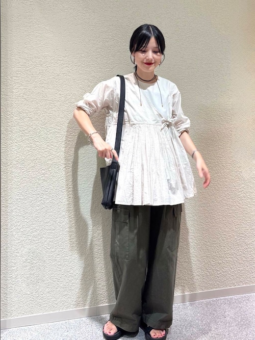 かぐれ阪神梅田店秋山 里織さんのシャツ/ブラウスを使った 