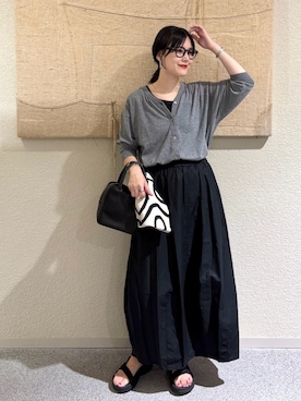 「アイテム（カーディガン/ボレロ）」を使った、秋山 里織さん（レディース・158cm）の夏コーディネート