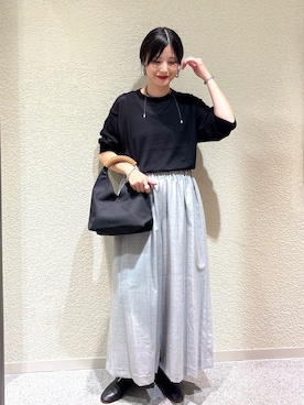 「アイテム（バレエシューズ）」を使った、秋山 里織さん（レディース・158cm）の秋コーディネート