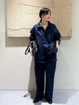 「アイテム（カバーオール）」を使った、秋山 里織さん（レディース・158cm）の秋コーディネート