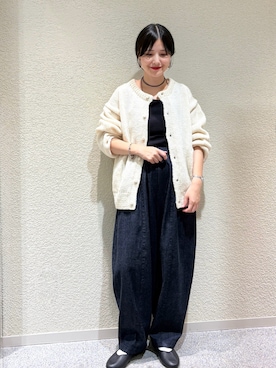「アイテム（バレエシューズ）」を使った、秋山 里織さん（レディース・158cm）の秋コーディネート