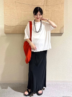 「アイテム（バッグ、レッド系）」を使った、秋山 里織さん（レディース・158cm）の夏コーディネート