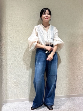 「アイテム（バレエシューズ）」を使った、秋山 里織さん（レディース・158cm）の秋コーディネート