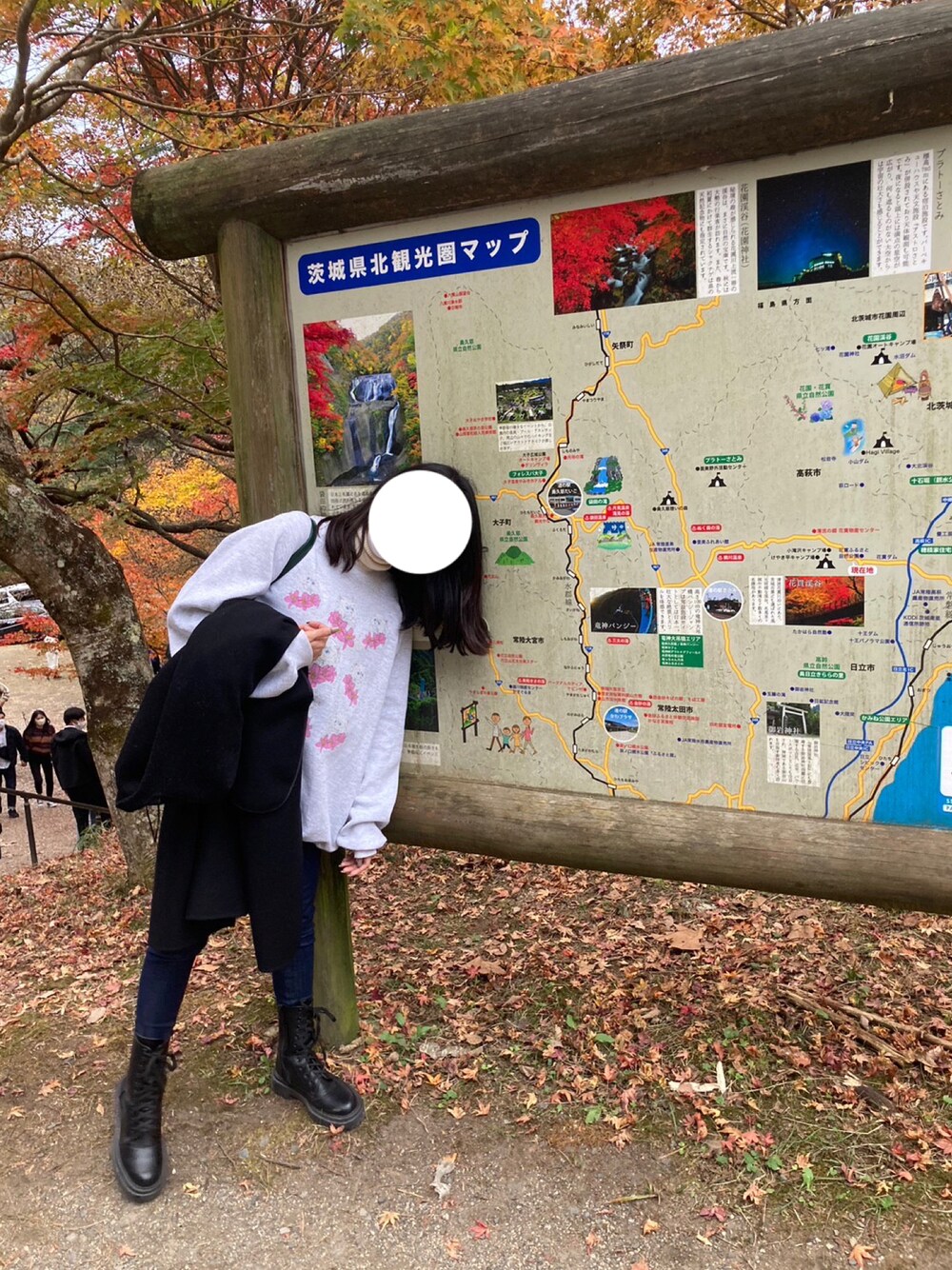 「秋、カジュアルコーデ、スウェット、vintage、シンプル、ブーツ、デニム、ZARA、150cm、150cmコーデ、もみじ狩り」｜「ZARAのアイテム（ジャケット/アウター、ブラック系）」を使った、87さん（レディース・150cm）の秋コーディネートの1枚目の写真