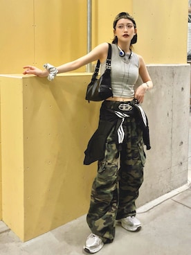 「BEIDELLI（ベイデリー）の[BELLIDE MADE] リブクロップド刺繍ノースリーブ（タンクトップ）」を使った、T Λ Eさん（レディース・158cm）の夏コーディネート