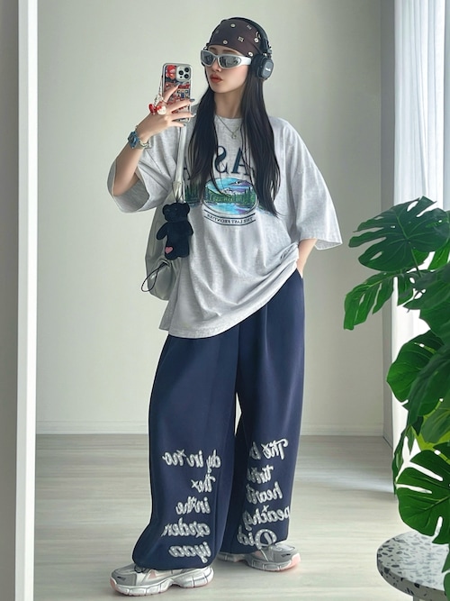 「almo（アルモ）のEK437/ヒョウ柄大判スカーフ(NEZ)（バンダナ/スカーフ）」を使った、T Λ Eさん（レディース・158cm）の春コーディネート