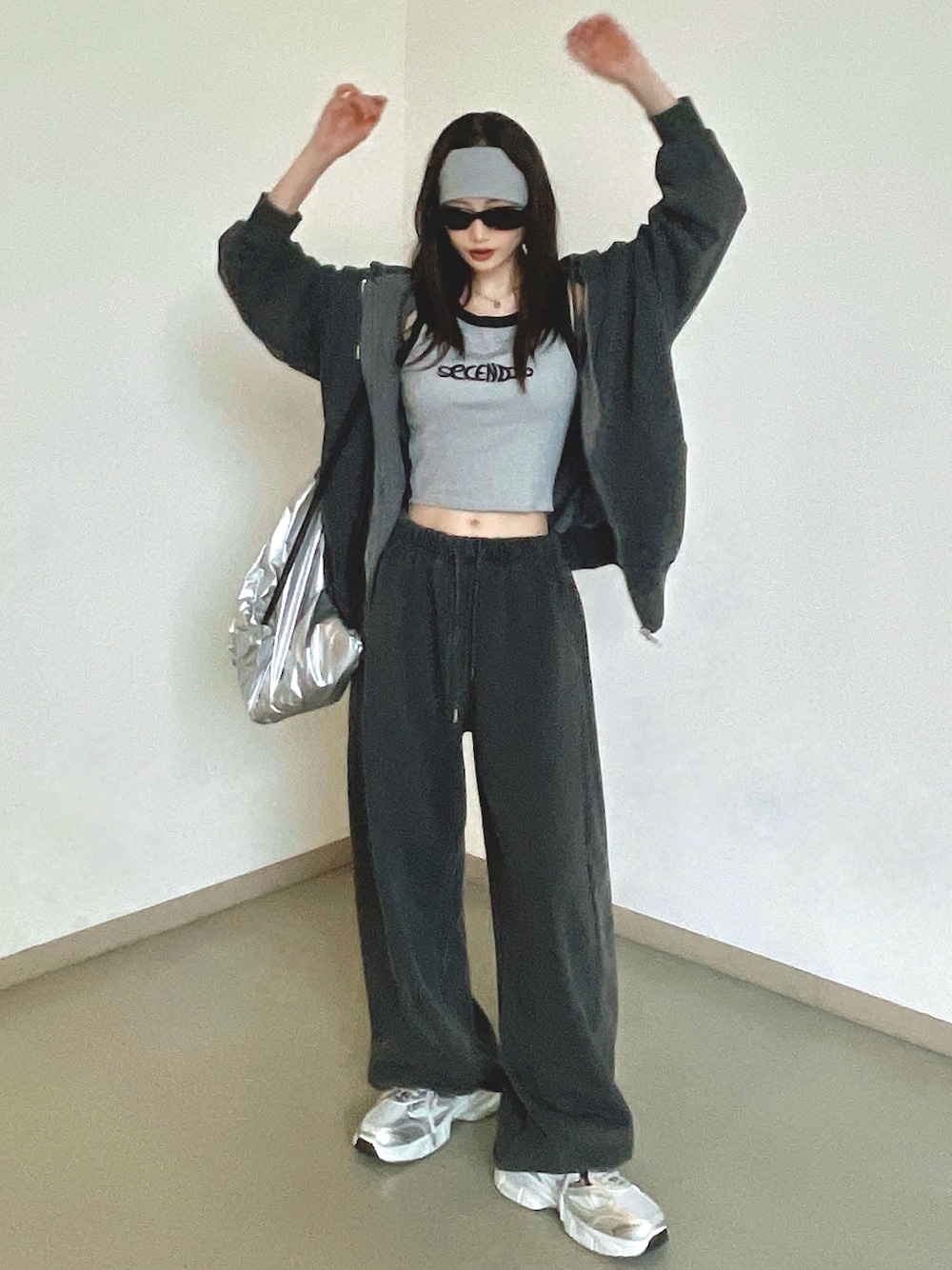 T Λ Eさんの「プレイピグメントトレーニングパンツセットアップ（BEIDELLI）」を使ったコーディネートの1枚目の写真