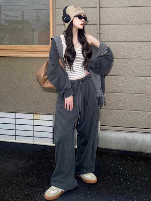 「DEVICE(デバイス)のロゴ スタッズ ビーニー(ニットキャップ/ビーニー)」を使った、T Λ Eさん(レディース・158cm)の夏コーディネート