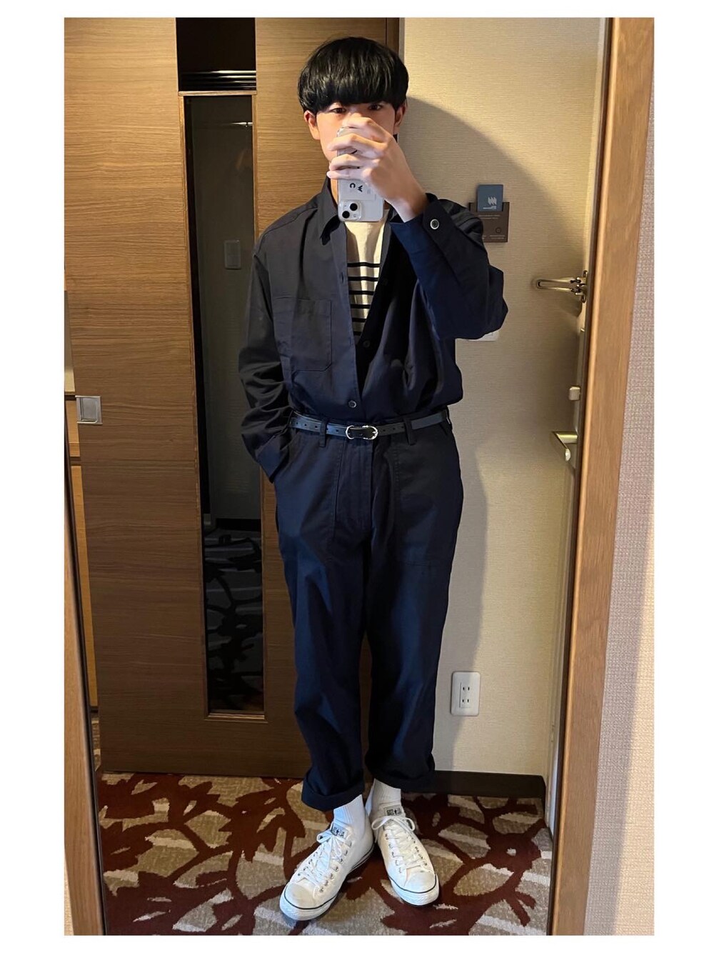 「シンプル、ワークスタイル、セットアップ、学生、UNIQLO、春服みてみて、春コーデ、converse、低身長コーデ」｜「CONVERSEの【コンバース】CONVERSE ALLSTAR オールスター★ハイカットorローカットキャンバススニーカー　ベージュ（スニーカー、ホワイト系）」を使った、ずっきーさん（メンズ・178cm）の春コーディネートの1枚目の写真