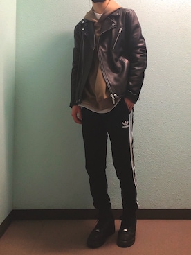 「アイテム（パーカー、ブラウン系）」を使った、田中太郎さん（メンズ・173cm）の春コーディネート