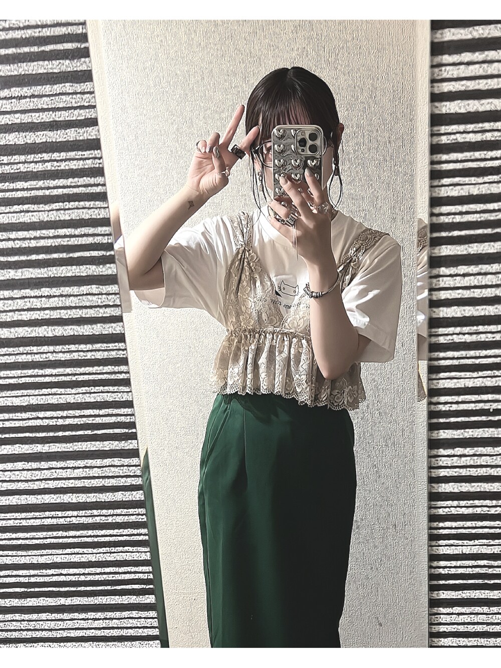 「夏コーデ、カジュアルコーデ、今日のコーデ、夏服、プチプラコーデ、shein、サンダル、低身長コーデ、お洒落さんとつながりたい、プチプラ、韓国ファッション、スリットスカート、グルカサンダル、靴下屋、メッシュ」｜「LOWRYS FARMのハイウエストサイドスリットタイトスカート　274018（スカート、グリーン系）」を使った、uwaさん（レディース・152cm）の夏コーディネートの1枚目の写真