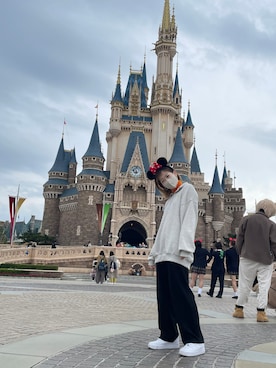 「ディズニーコーデ」｜「アイテム（スラックス）」を使った、kanae☺︎さん（レディース・157cm）の秋コーディネート