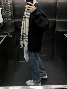 「sandro（サンドロ）のアイテム（デニムパンツ）」を使った、boybenlinさん（メンズ・171cm）の冬コーディネート