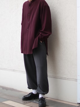 「スリット」｜「アイテム（スウェットパンツ）」を使った、かんさん（メンズ・180cm）の夏コーディネート