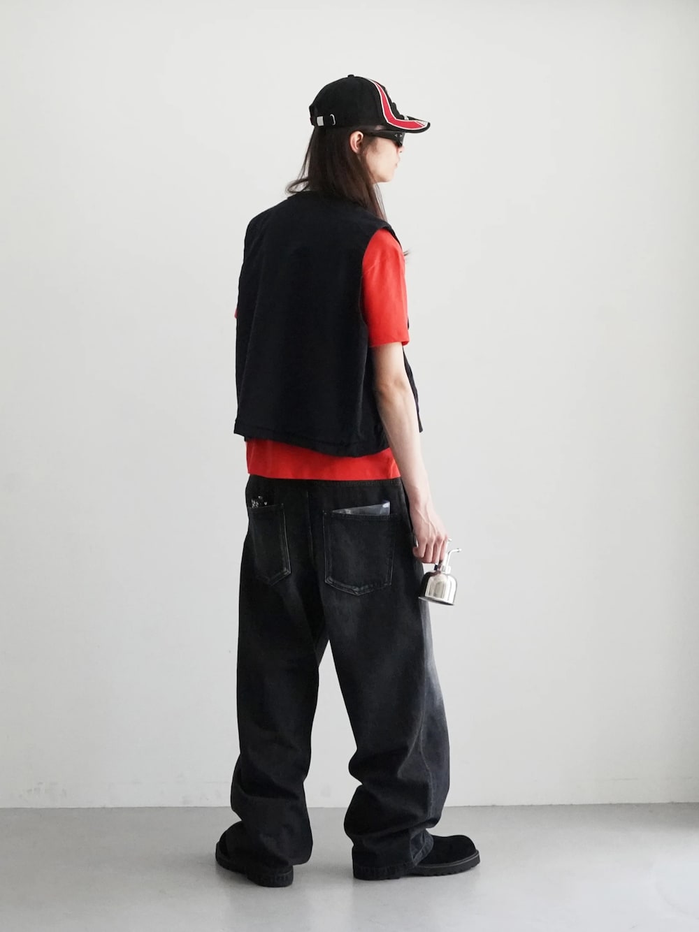 「DIESEL、Diesel、PORT TANGER、palomawool、PALOMA WOOL、issuethings、order、KAIKO、kaiko、Kaiko×midorikawa、MIDORIKAWA RYO」｜「DIESELのDIESEL Baseball cap with embroidered detail（キャップ、レッド系）」を使った、O OFFICIALさん（メンズ・179cm）の春コーディネートの1枚目の写真