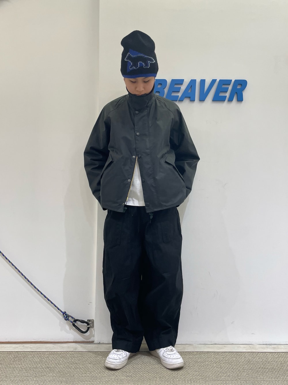 「barbour、バブアー、大人カジュアル、カジュアルコーデ、シンプルコーデ、カジュアル、お洒落さんとつながりたい、アウトドアスタイル、シンプルスタイル、秋冬コーデ、秋コーデ、秋のコーデ、冬コーデ、冬、メンズライク」｜「BarbourのBARBOUR/バブアー　TRANSPORT WAX トランスポートワックス MWX1678（ブルゾン、グリーン系）」を使った、kantaさん（メンズ・165cm）の冬コーディネートの1枚目の写真