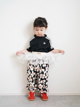 「Ocean&Ground（オーシャン&グラウンド）のソウガラバルーンパンツ（その他パンツ、ブラック系）」を使った、しなつさん（キッズ・90cm）の春コーディネート