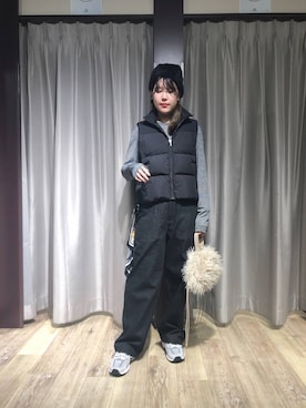 「アイテム（ダウンベスト）」を使った、rikaさん（レディース・163cm）の秋コーディネート