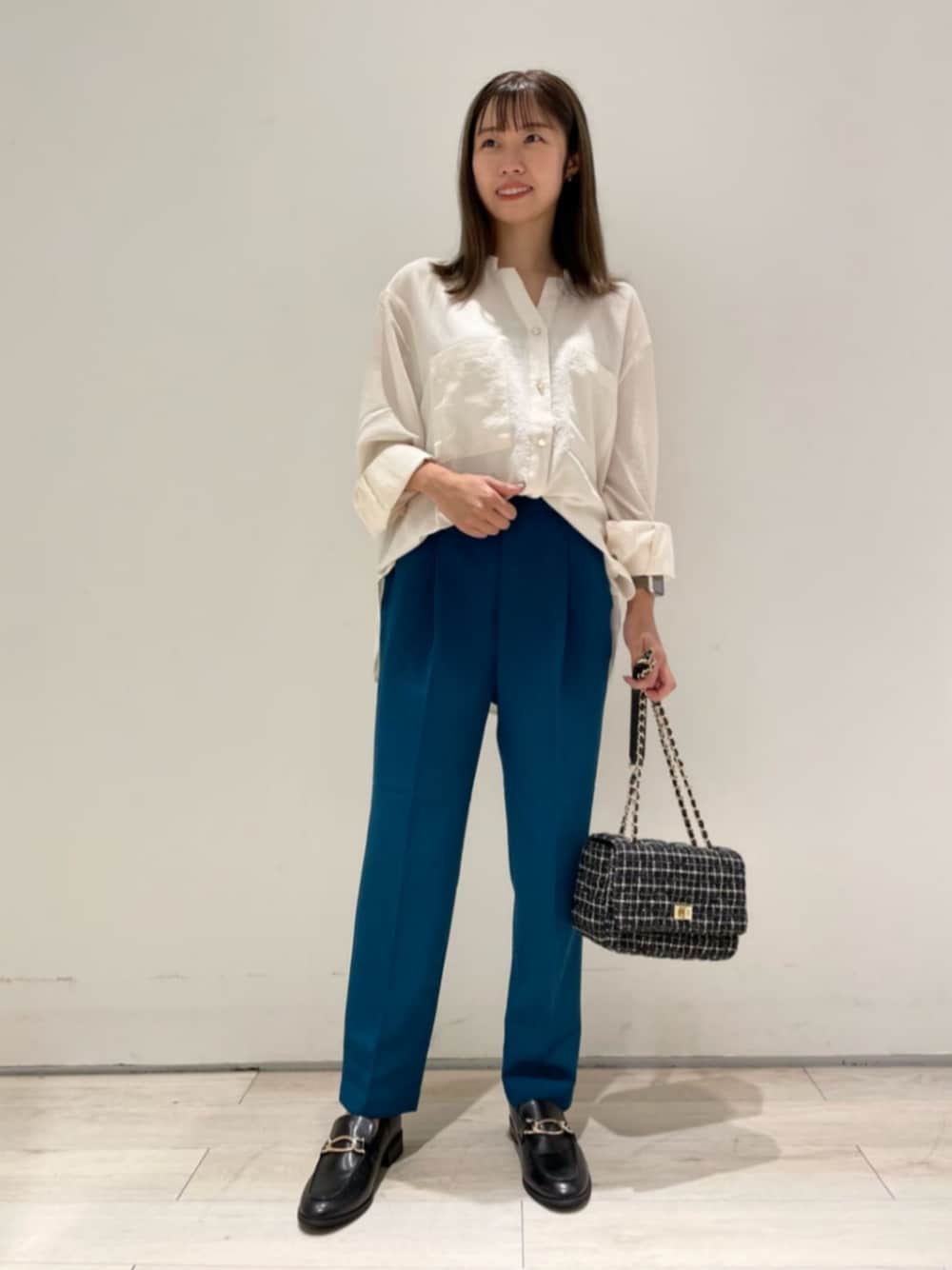 「THE SHOP TK、THESHOPTK、通勤＆オフィス、マザーニーズ、学校行事、就職活動、時短、シンプル・ベーシック、骨格ウェーブ、低身長コーディネート、着回しコーディネート」｜「THE SHOP TK のローファー（パンプス、ブラック系）」を使った、THE SHOP TK officialさん（レディース・152cm）の秋コーディネートの1枚目の写真