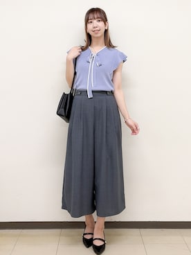 「index（インデックス）の【UVケア／接触冷感】バイカラーボウタイフリルトップス《洗濯機OK》（ニット/セーター、ブルー系）」を使った、ゆりなさん（レディース）の夏コーディネート