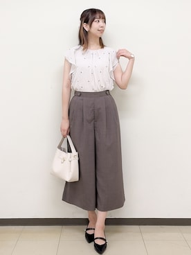 「index（インデックス）の2wayフリルリボン刺繍ブラウス【洗濯機OK／イージーアイロン】（シャツ/ブラウス、ベージュ系）」を使った、ゆりなさん（レディース）の夏コーディネート