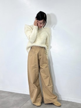 「DONOBAN（ドノバン）の【パワーショルダー デザインのフェザーニット】ポインティ ミューズ ニット レディース トップス セーター カラー カラーニット シャギー 起毛 ふわふわ ゆったり 体型カバー 長袖（ニット/セーター、ホワイト系）」を使った、DONOBAN OFFICIALさん（レディース・167cm）の秋コーディネート