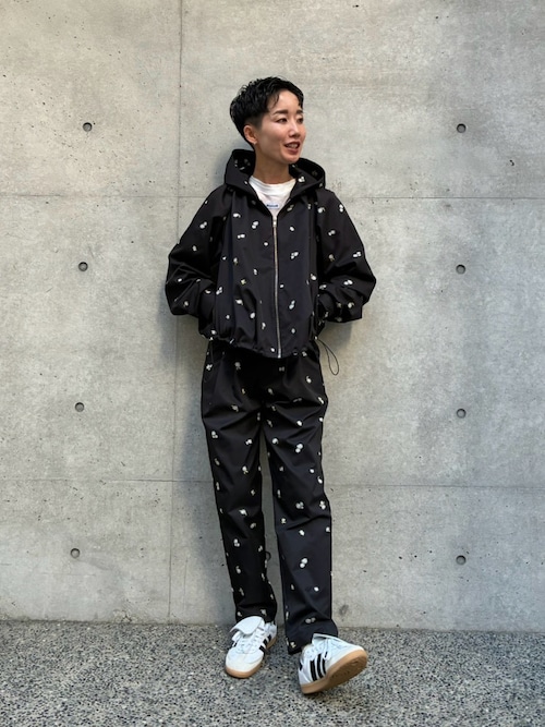 【散りばめられたマーガレット刺繍が目を惹く】マーガレット エンブロイダリー ブルゾン アウター レディース ジャケット パーカー フード付き 長袖 羽織り ドロスト ライトアウター ライトジャケット 刺繍 花柄 Donoban ドノバン ゆったり 体型カバー