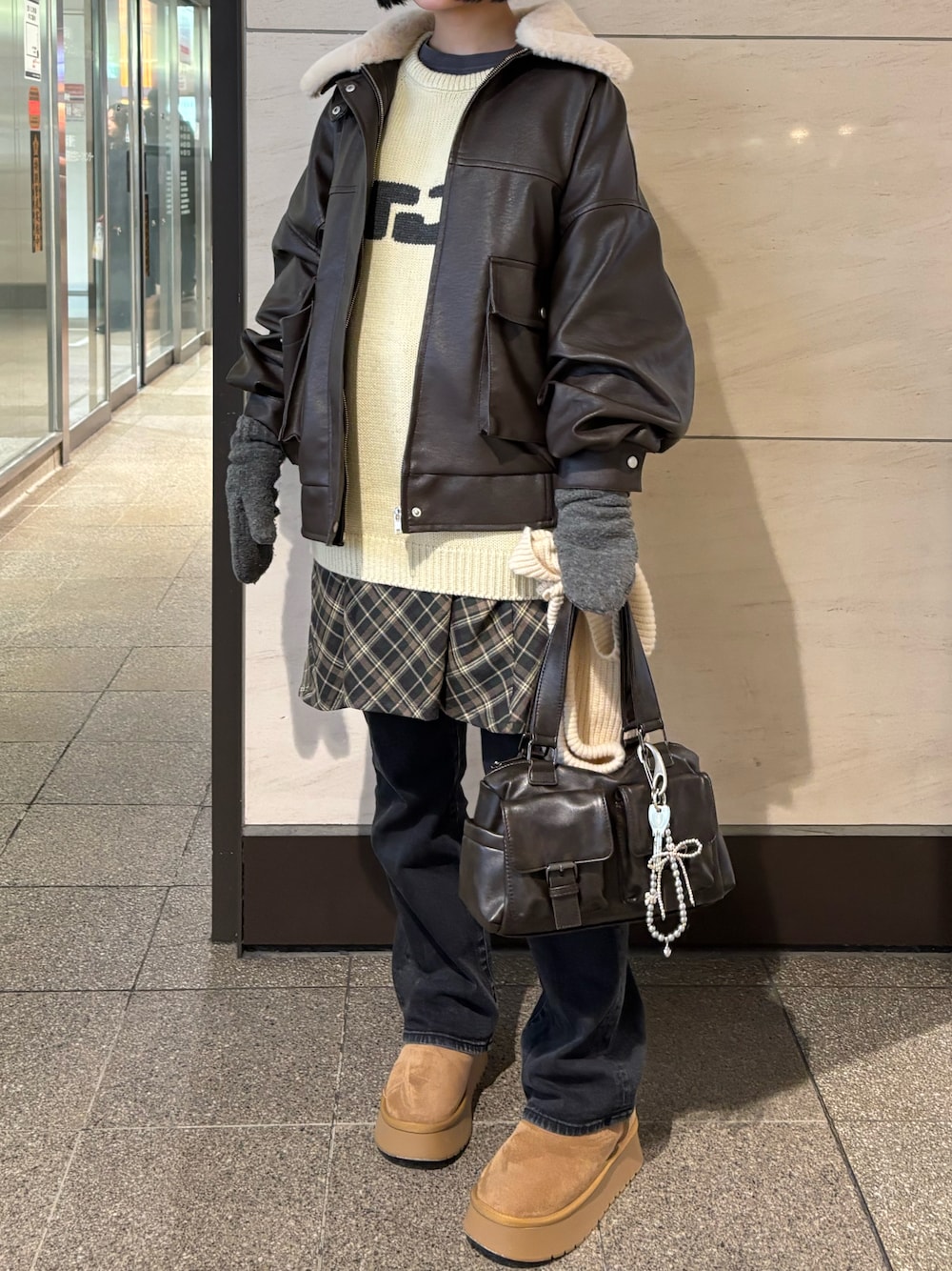 「TINA：JOJUNのユニセックス ジャガードニット TINA：JOJUN（ニット/セーター、ベージュ系）」を使った、ユ バさん（レディース・155cm）の冬コーディネートの1枚目の写真