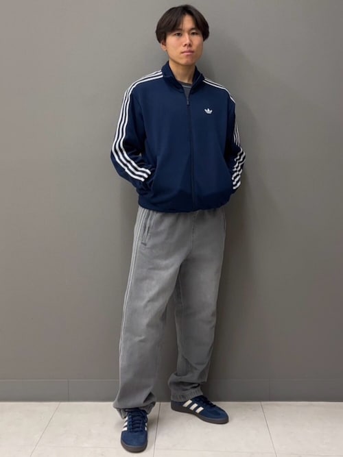 ADIDASアディカラー ルーズ トラックパンツ デニム Ｍサイズ adidas（アディダス） ジーンズ adidasアディカラー ルーズ トラック