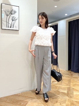 「NATURAL BEAUTY BASIC（ナチュラルビューティーベーシック）のバックリボンシャーリングブラウス（Shirts、ホワイト系）」を使った、mizukiさん（レディース・161cm）の夏コーディネート
