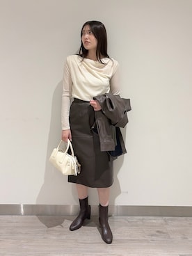 「NATURAL BEAUTY BASIC（ナチュラルビューティーベーシック）のベロアドレープカットソー（Tシャツ/カットソー、ホワイト系）」を使った、mmmk513さん（レディース・164cm）の秋コーディネート
