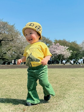 「yonkonのアイテム（パンツ、グリーン系）」を使った、小鉄くんさん（キッズ・70cm）の夏コーディネート