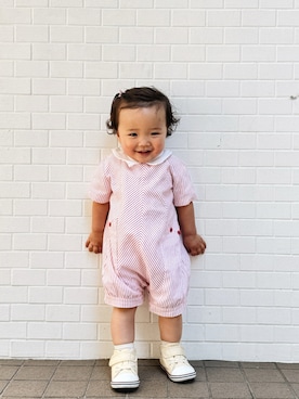 「CONVERSE（コンバース）のアイテム（スニーカー、ホワイト系）」を使った、小鉄くんさん（キッズ・70cm）の夏コーディネート