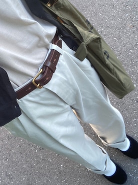 「BROOKS BROTHERS（ブルックスブラザーズ）のアイテム（チノパンツ、ホワイト系）」を使った、花沢アリスさん（レディース・164cm）の秋コーディネート