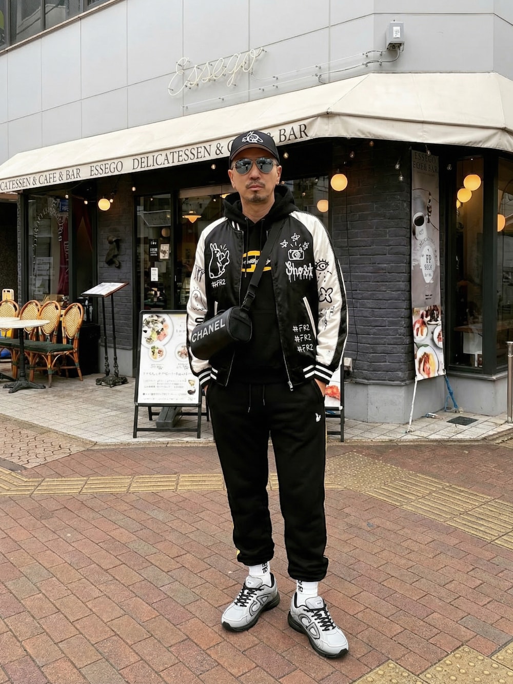 FR2のスタジャンを使った人気ファッションコーディネート - WEAR