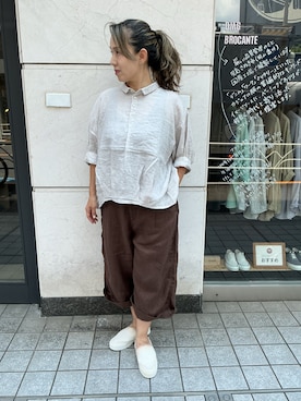 「Brocante（ブロカント）のアイテム（シャツ/ブラウス、グレー系）」を使った、edo104さん（レディース・156cm）の夏コーディネート