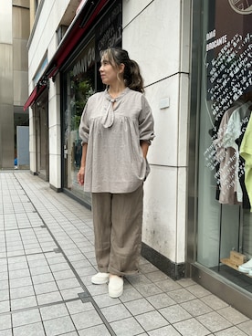 「Brocante（ブロカント）のアイテム（シャツ/ブラウス、ベージュ系）」を使った、edo104さん（レディース・156cm）の夏コーディネート