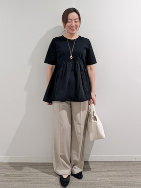 「OPAQUE.CLIP（オペークドットクリップ）のペプラムドッキングカットソー【洗濯機OK】（Tシャツ/カットソー、ブラック系）」を使った、mikaさん（レディース・162cm）の春コーディネート