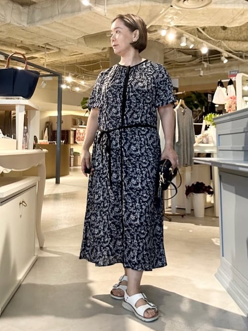 阪神梅田本店 ローラアシュレイchika※ LAURA ASHLEYさんのワンピースを