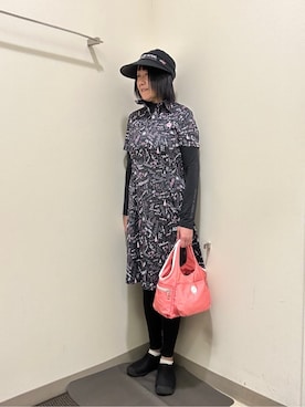「adabat（アダバット）のUVカット/吸水速乾 クールコアサマープリントワンピース（ワンピース、ブラック系）」を使った、CNさん（レディース・154cm）の春コーディネート