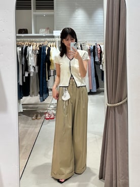 「mystic（ミスティック）のワイドベルトタックパンツ（その他パンツ、ベージュ系）」を使った、ミクリさん（レディース・162cm）の春コーディネート