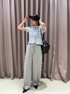 「mystic（ミスティック）の《＠___s_m17 セレクト/IVO》シャーリングシェイプシャツ（シャツ/ブラウス、ブルー系）」を使った、ミクリさん（レディース・162cm）の夏コーディネート