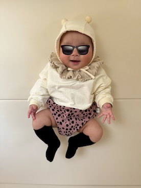 「SHEINのアイテム（ソックス/靴下、ブラック系）」を使った、ひなぷさん（キッズ・70cm）の春コーディネート