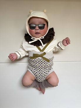 「SHEINのアイテム（その他ベビーウェア、ホワイト系）」を使った、ひなぷさん（キッズ・70cm）の春コーディネート