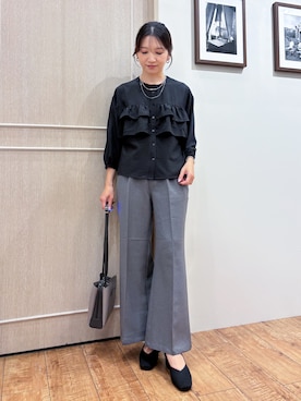 「SHOO・LA・RUE（シューラルー）の【S-LL/洗濯機可】1枚で華やか ティアードフリルブラウス（シャツ/ブラウス、ブラック系）」を使った、なみさん（レディース・161cm）の秋コーディネート