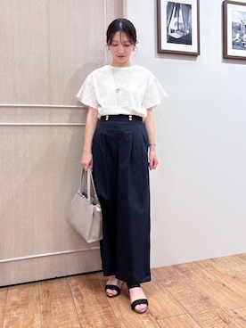 「SHOO・LA・RUE（シューラルー）の【汗じみ防止/ひんやり/S-LL】レースが華やか お袖フレアTシャツ（Tシャツ/カットソー、ホワイト系）」を使った、なみさん（レディース・161cm）の夏コーディネート