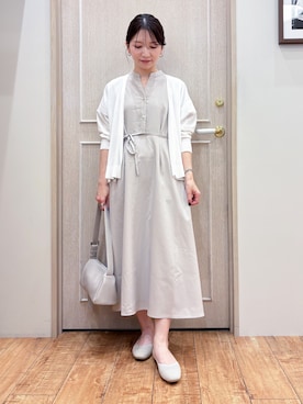 「SHOO・LA・RUE（シューラルー）の【ひんやり/洗濯機可/S-LL】オンにもオフにも マルチに使えるトッパーカーディガン（カーディガン/ボレロ、ホワイト系）」を使った、なみさん（レディース・161cm）の春コーディネート