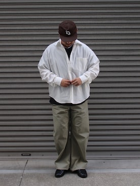 「WISM（ウィズム）のNAMELESSNESS / ネームレスネス DUCK CURVE PANT（その他パンツ、ベージュ系）」を使った、タッキーさん（メンズ・171cm）の冬コーディネート