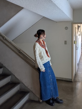 「アイテム（デニムスカート）」を使った、Kikkaさん（レディース・168cm）の秋コーディネート